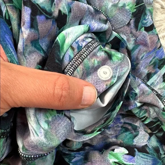 Lululemon Swift Speed High Rise Tight 25"
Rapid Flourish Multi - Picture 4 of 6